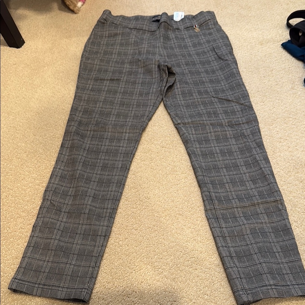 Women’s black plaid pull on pants